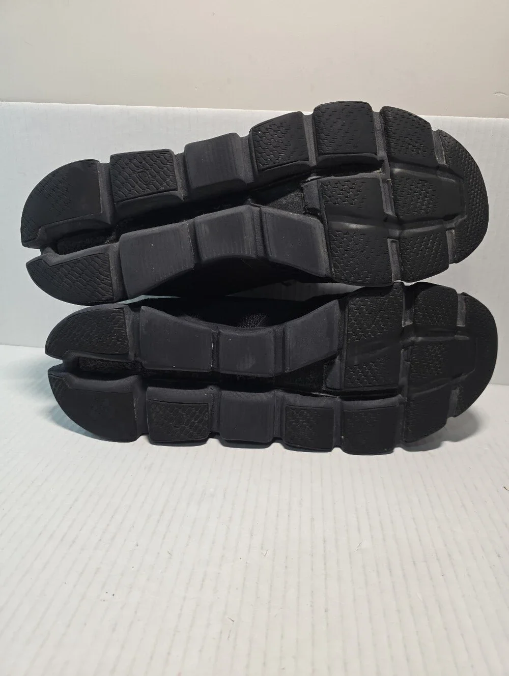 On Mens Swiss Engineering Cloudflyer Running Shoes Sneakers Black Size US 12